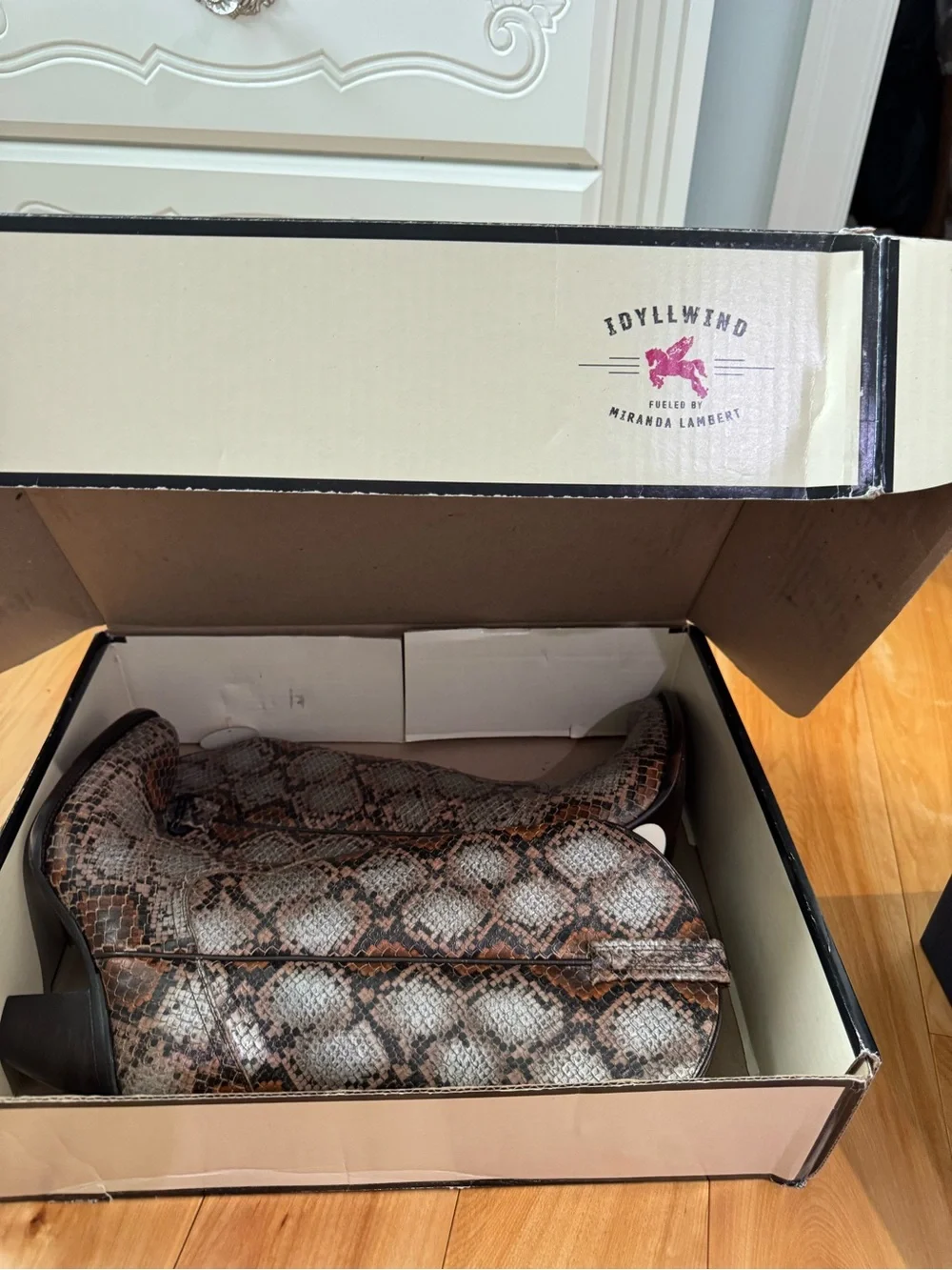 Idyllwind Cream Storage Box with Burgundy Pegasus Logo